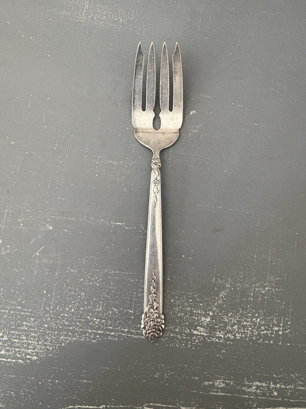 Antique Moss Rose Fish Serving Fork – King Edward Silverplate – S L & G H Rogers